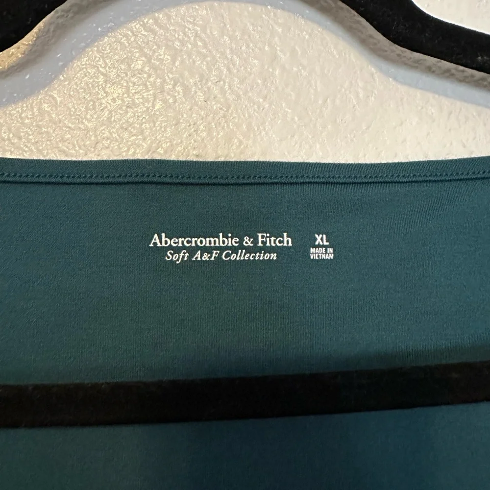 Abercrombie and Fitch Hunter Green Bodysuit Size XL - Picture 4 of 6